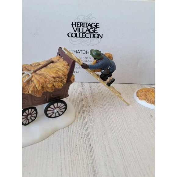 Dept 56 58297 Thatchers Heritage village collection accessory xmas set - Picture 4 of 9